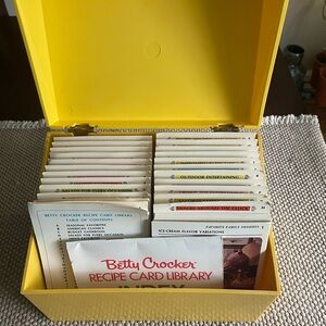 Betty Crocker Yellow Cookbook Organizer Retro Kitchen Essential